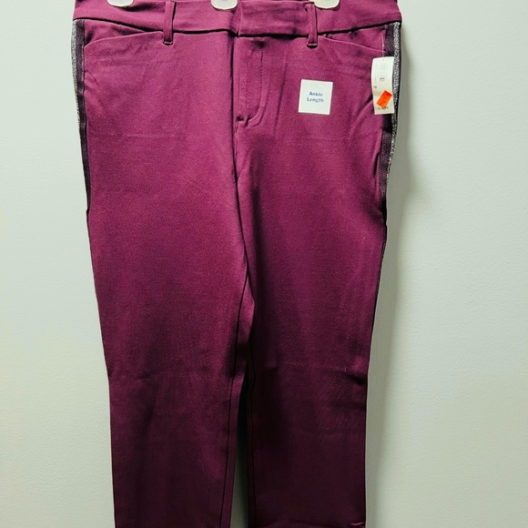 2/For $20📣OLD NAVY PIXIE ANKLE CUT PANTS - Picture 1 of 7